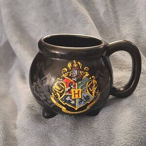 Kid's Harry Potter Hogwarts Crest Black Cauldron Mug 20oz Ceramic Silver Buffalo